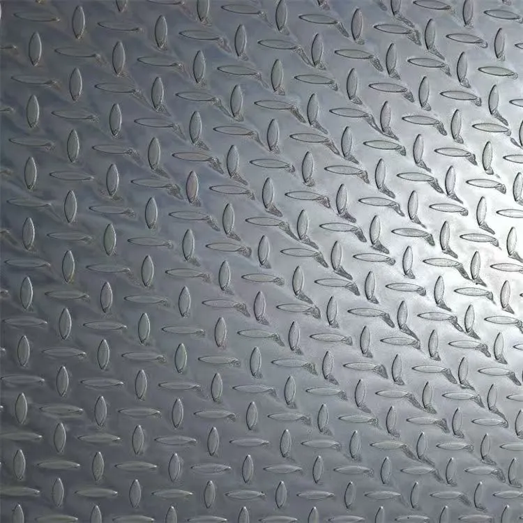 चेकर्ड स्टील प्लेट